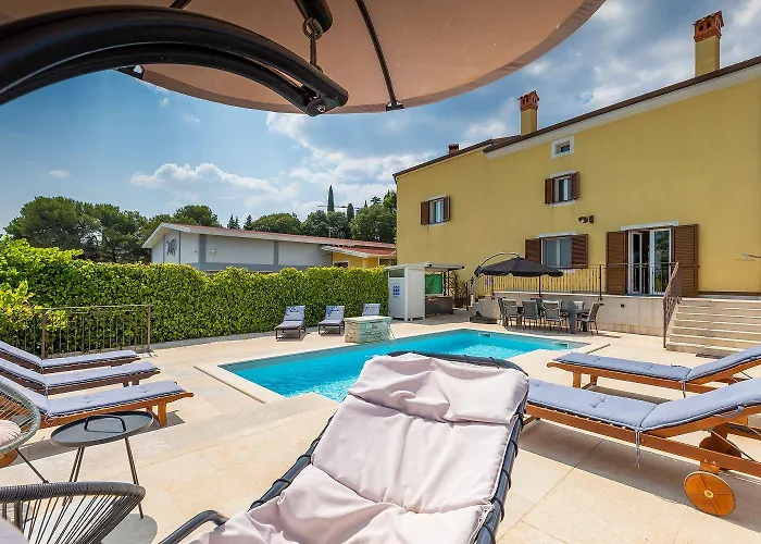 Schoene Villa Bei Rovinj Mit Privatem Pool