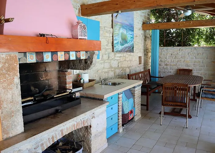 Art House With Heated Pool By Rovinj-Holiday