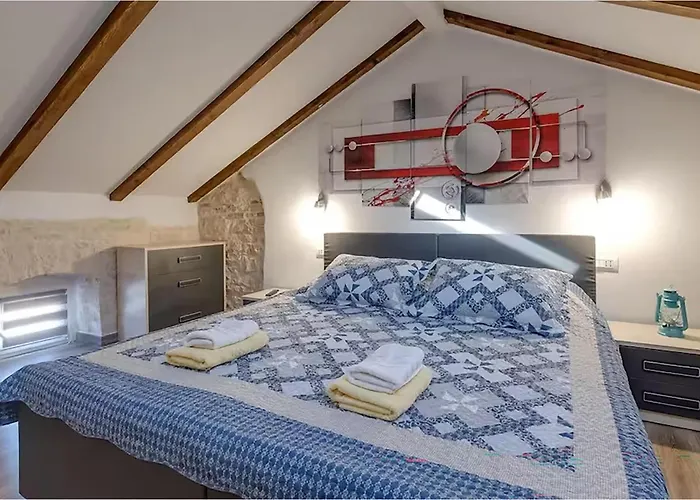 Gorgeous Home In Rovinjsko Selo With Wifi